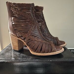 Freebird size 9 brown boot